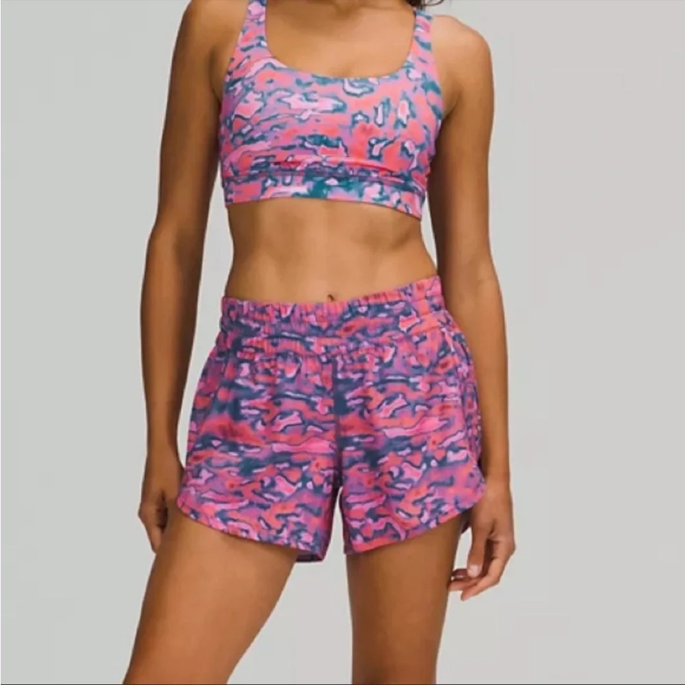 🌸LULULEMON TRACKER SHORT 4”-CHROMA CLASH MULTI-12🌸 - Picture 2 of 11